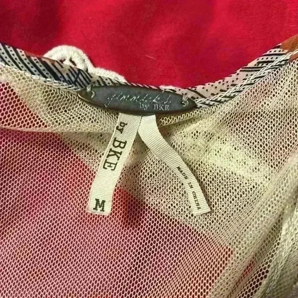 Gimmicks by BKE Blouse - Picture 5 of 5